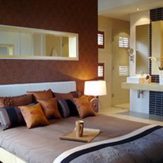 MASTER SUITE W/BATH